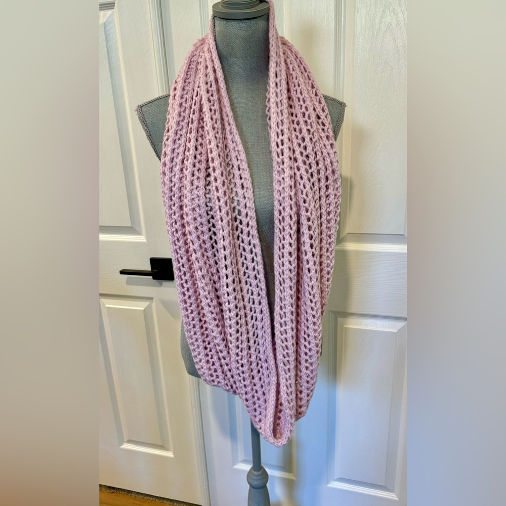 BCBGeneration Infinity Loop Pink Scarf Winter Outdoor Holiday Travel